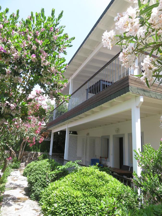 Arriba Pension & Restaurant Gümüşlük Exteriör bild