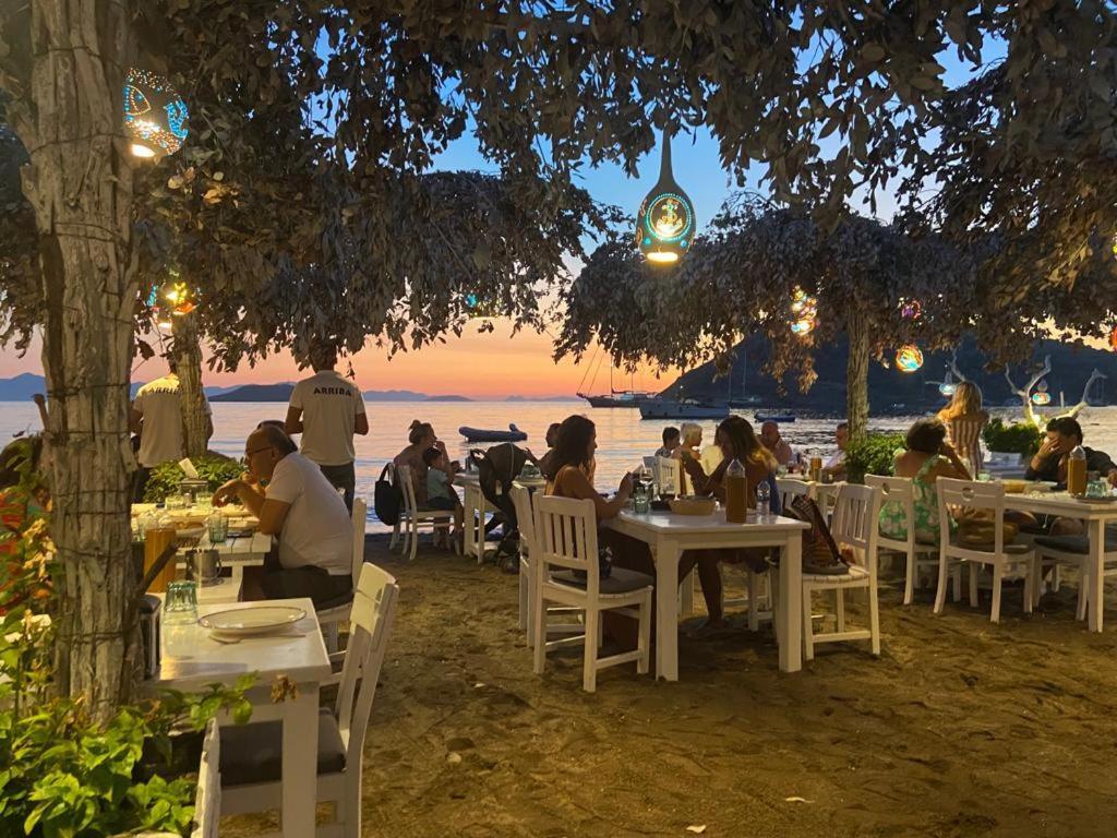 Arriba Pension & Restaurant Gümüşlük Exteriör bild