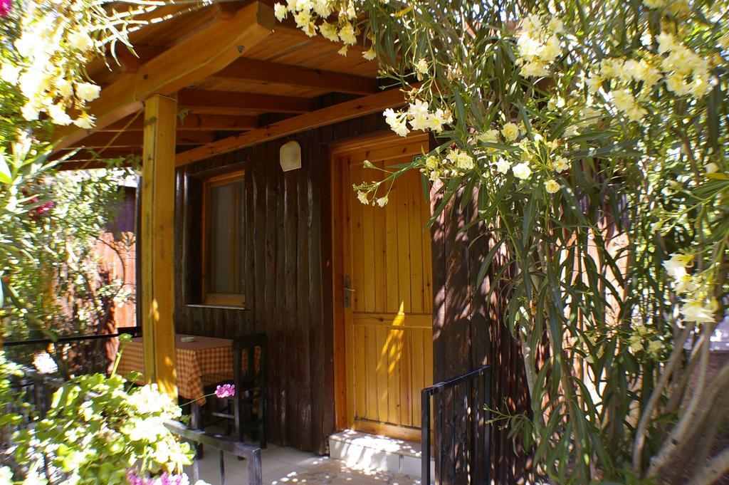 Arriba Pension & Restaurant Gümüşlük Exteriör bild